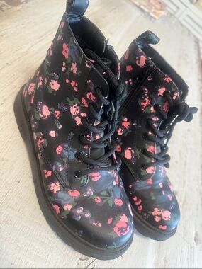 kids Floral Lace-Up Ankle Boots - Black with Pink Flowers